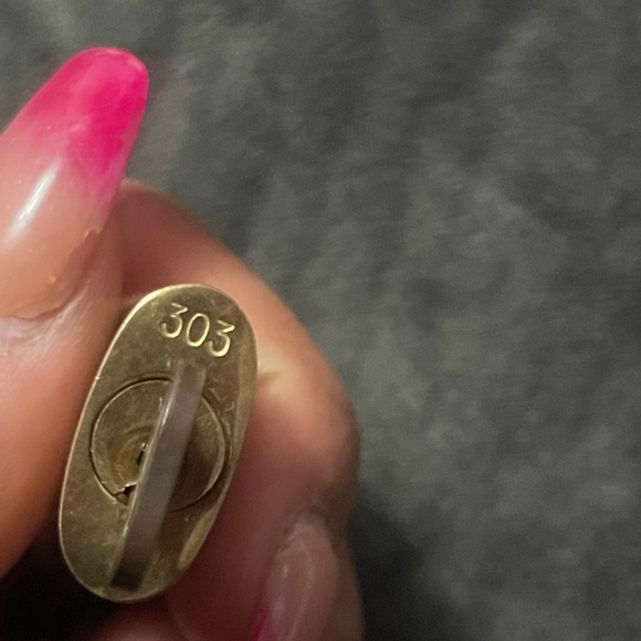 Authentic Louis Vuitton Lock and Key sets - Picture 4 of 11